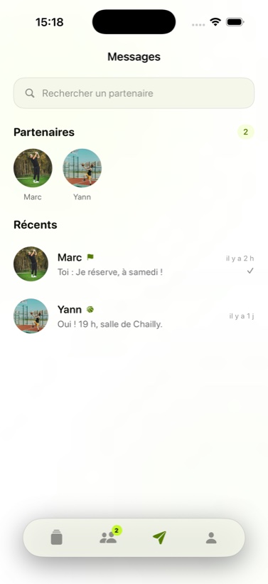 La liste des conversations : deux partenaires, Marc au golf et Yann au basket, avec le dernier message de chacun.